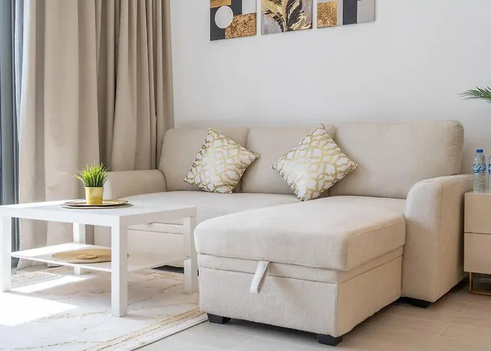Brand New Listing & Studio City & Czechin