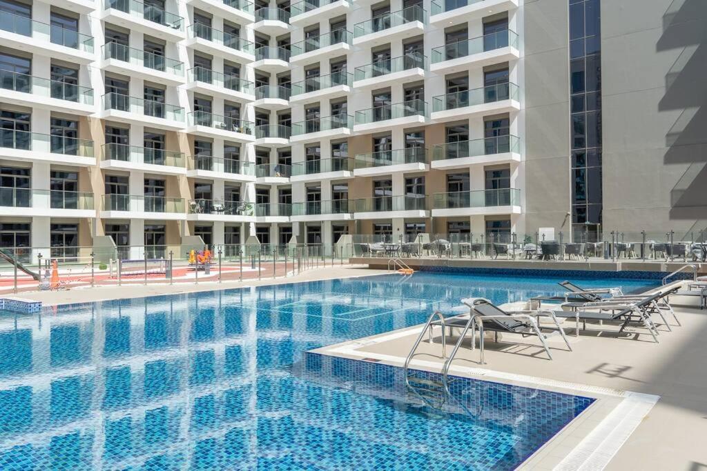 Brand New Listing & & Czechin Appartamento Dubai